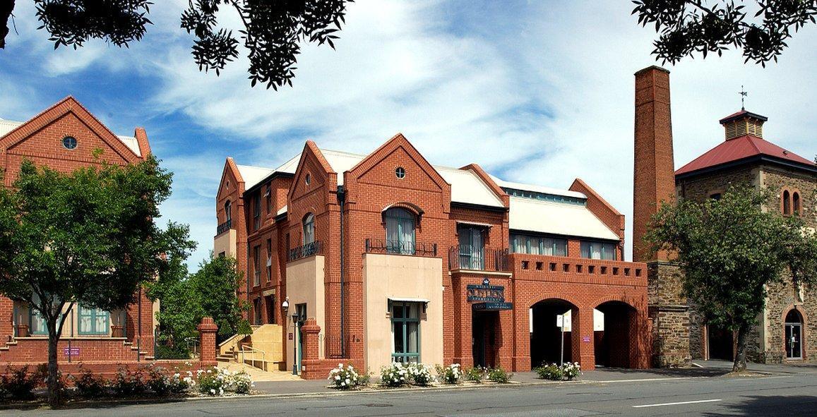 Majestic Old Lion 4* North Adelaide