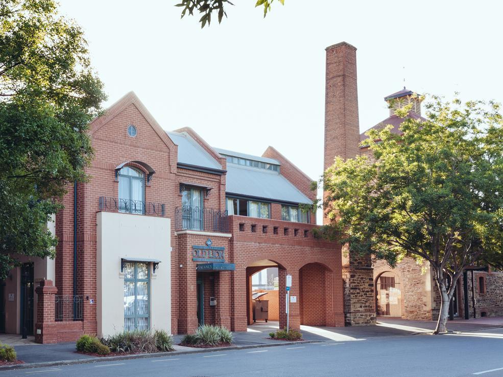 Majestic Old Lion Aparthotel 4*